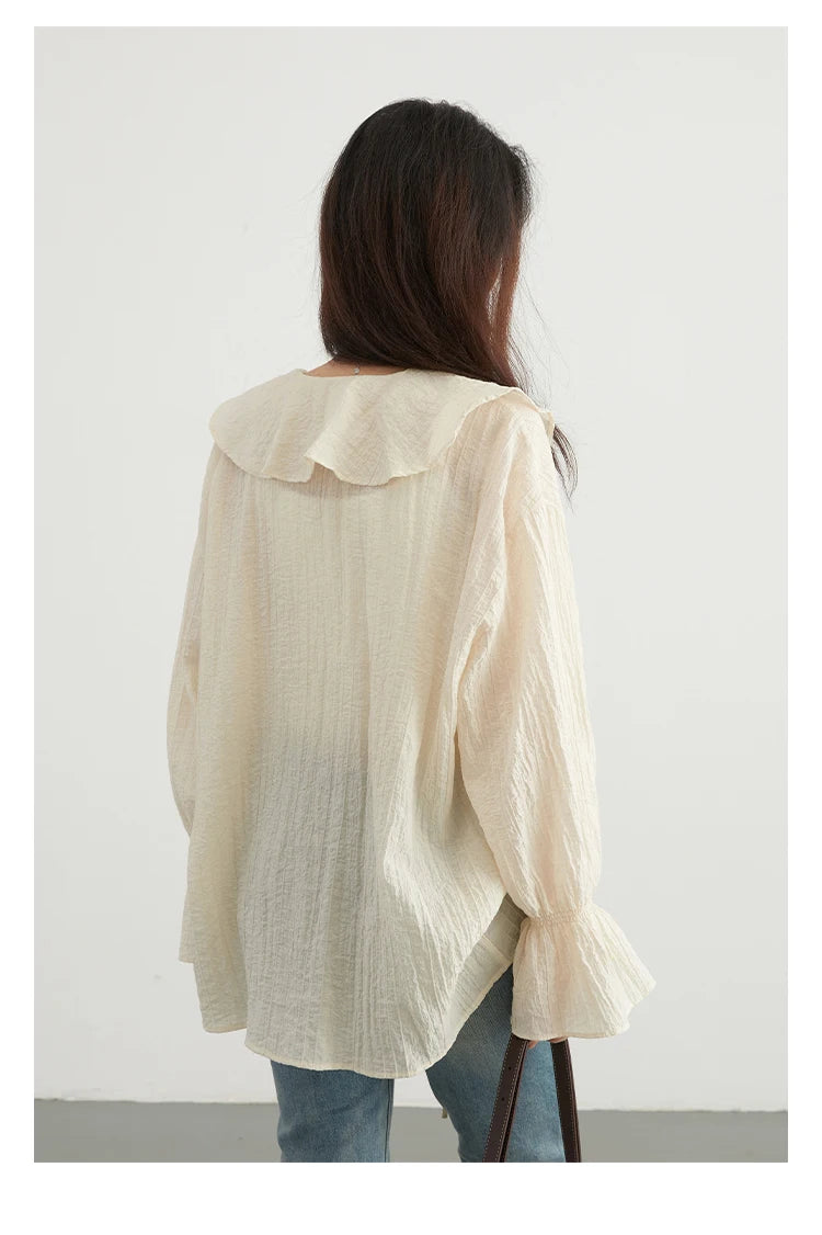 Spring & Summer Must-Have – V-Neck Lace-Up Blouse
