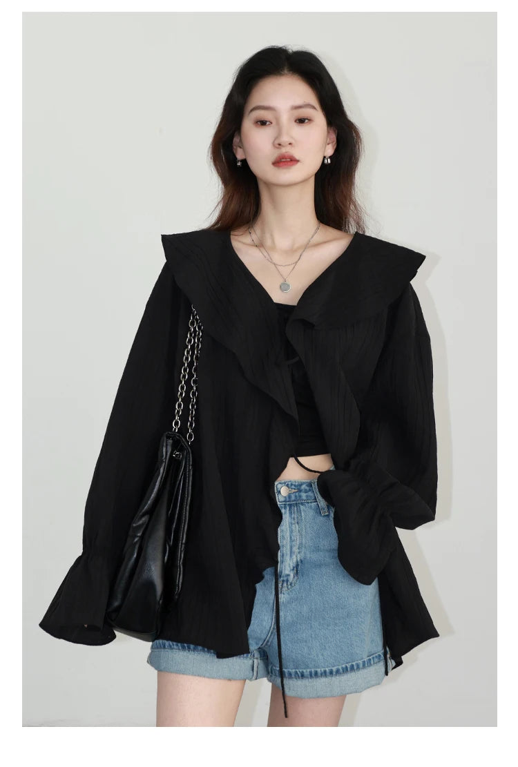 Spring & Summer Must-Have – V-Neck Lace-Up Blouse
