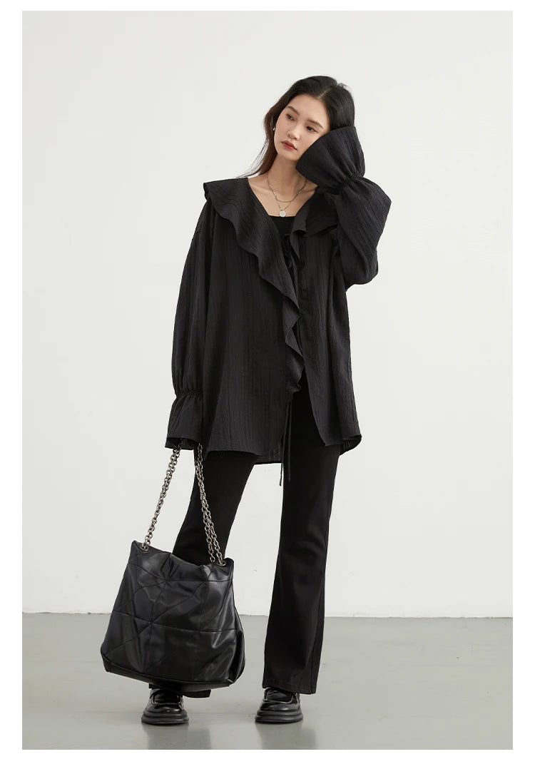 Spring & Summer Must-Have – V-Neck Lace-Up Blouse
