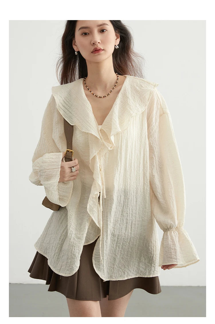 Spring & Summer Must-Have – V-Neck Lace-Up Blouse