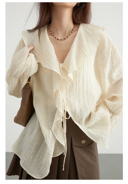Spring & Summer Must-Have – V-Neck Lace-Up Blouse