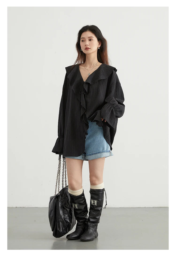 Spring & Summer Must-Have – V-Neck Lace-Up Blouse