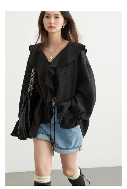 Spring & Summer Must-Have – V-Neck Lace-Up Blouse