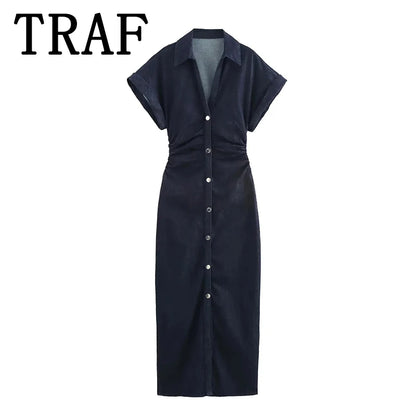 Street Style Must-Have – Ruched Short Sleeve Denim Midi Dress
