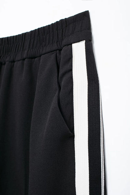 TRAFZA Vintage Women’s Outfit – Short Black Jacket & Black White Patchwork Pants