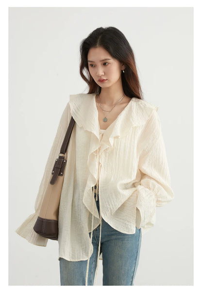 Spring & Summer Must-Have – V-Neck Lace-Up Blouse