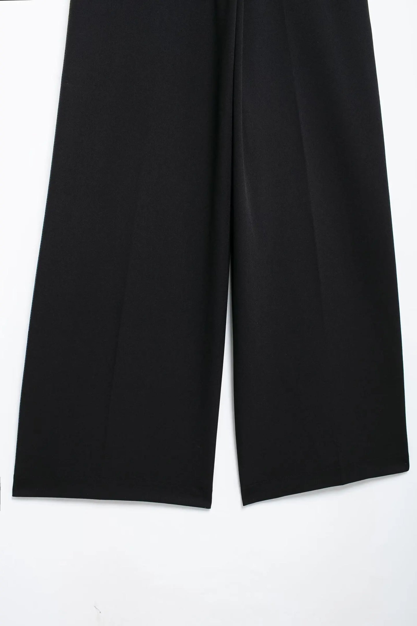 TRAFZA Vintage Women’s Outfit – Short Black Jacket & Black White Patchwork Pants