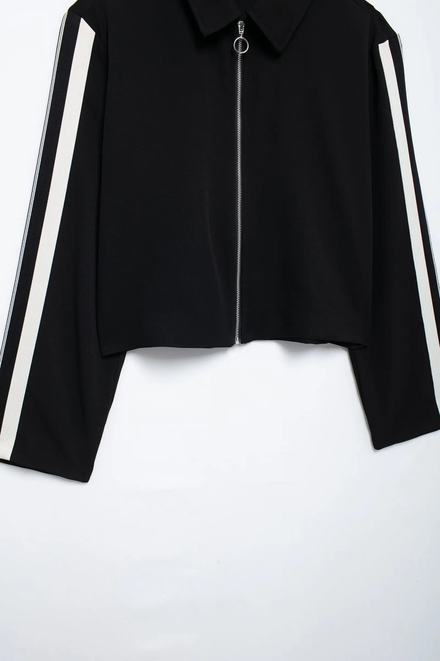 TRAFZA Vintage Women’s Outfit – Short Black Jacket & Black White Patchwork Pants