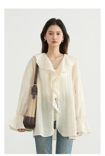 Spring & Summer Must-Have – V-Neck Lace-Up Blouse