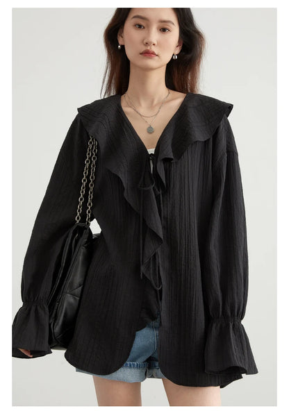 Spring & Summer Must-Have – V-Neck Lace-Up Blouse