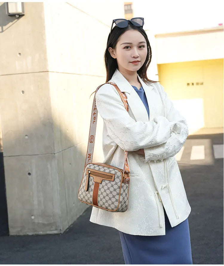 Women’s Simple Small Square Purse – 2025 Premium Crossbody Handbag
