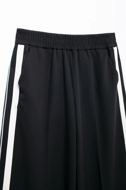 TRAFZA Vintage Women’s Outfit – Short Black Jacket & Black White Patchwork Pants