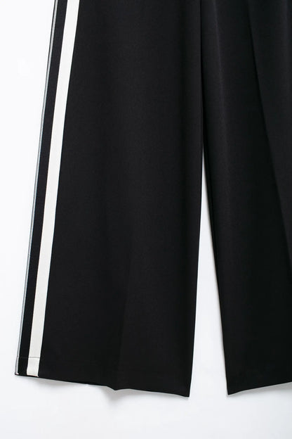 TRAFZA Vintage Women’s Outfit – Short Black Jacket & Black White Patchwork Pants