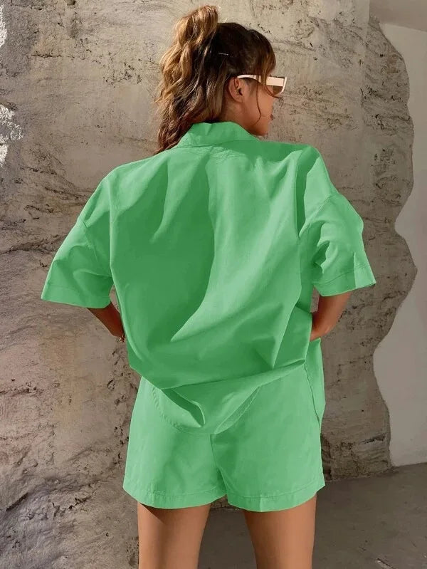 Fashionable Women’s 2-Piece Set – Single-Breasted Top & Wide Shorts