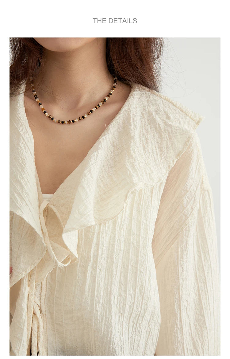 Spring & Summer Must-Have – V-Neck Lace-Up Blouse