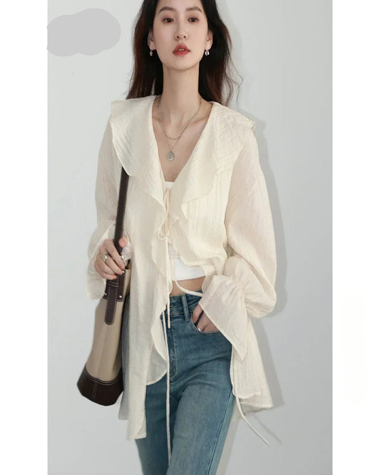 Spring & Summer Must-Have – V-Neck Lace-Up Blouse