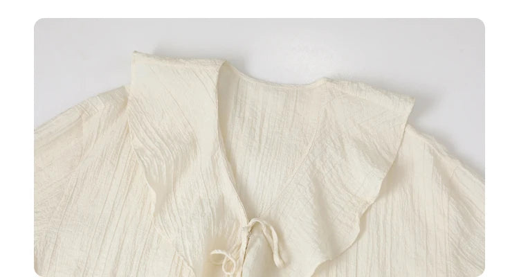 Spring & Summer Must-Have – V-Neck Lace-Up Blouse