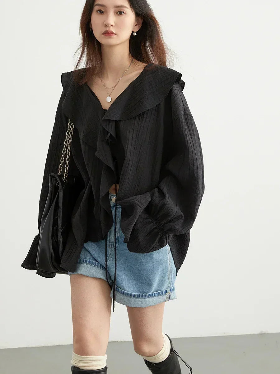 Spring & Summer Must-Have – V-Neck Lace-Up Blouse