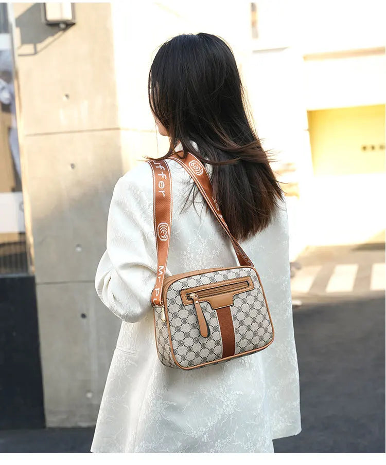 Women’s Simple Small Square Purse – 2025 Premium Crossbody Handbag