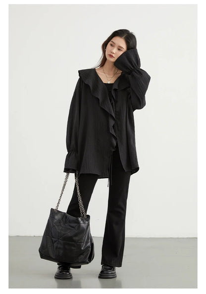 Spring & Summer Must-Have – V-Neck Lace-Up Blouse